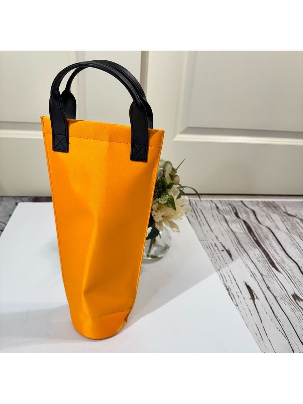 Veuve Clicquot Travel Insulated Champagne Bottle Cooler Tote Bag - Picture 2 of 7